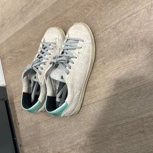 P440 sneakers size 10
